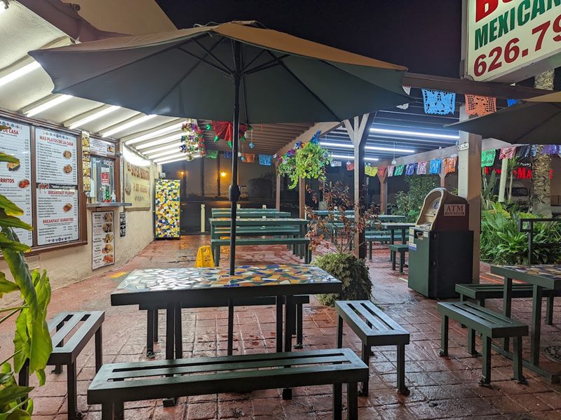 El Super Burrito interior